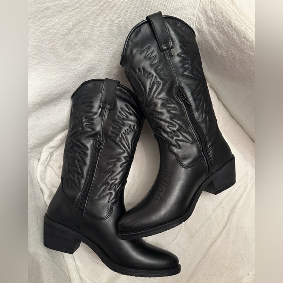 NWOT;Steve Madden Hayward Western Boot In Black⚫️ - Picture 2 of 7